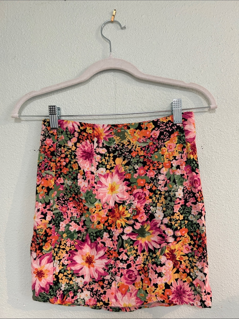 H&M Floral Mini Skirt in Pink Multi